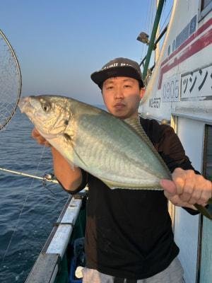 シマアジ