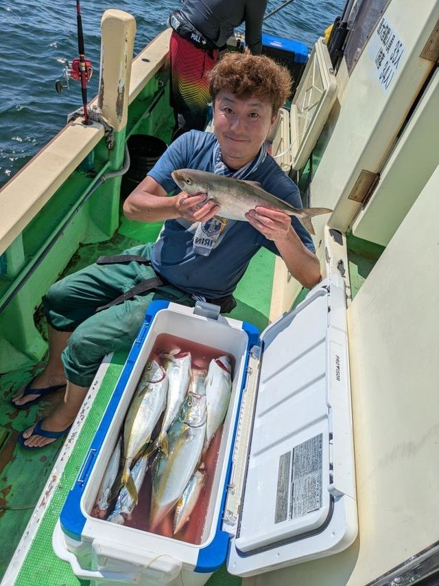 イナダ(ブリ)・カンパチ