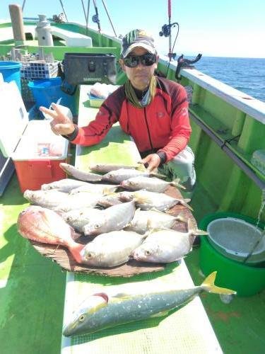 マダイ・アジ(マアジ)・イナダ(ブリ)