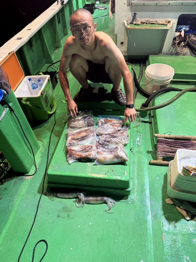 アカイカ(ケンサキイカ)・スルメイカ