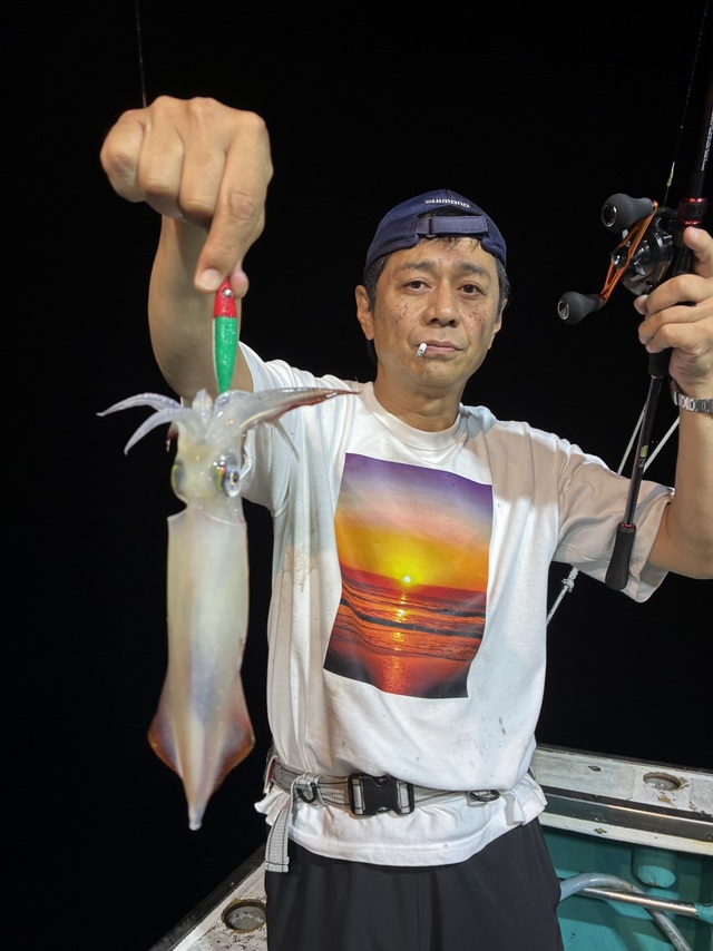 アカイカ(ケンサキイカ)