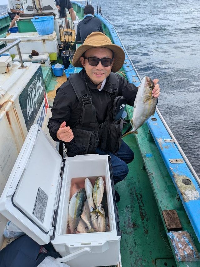 イナダ(ブリ)・カンパチ