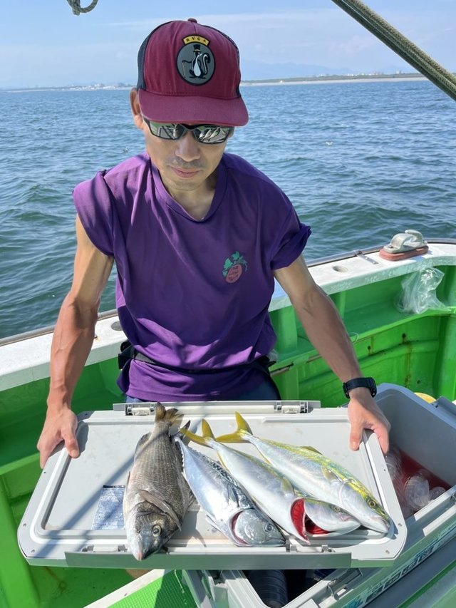 クロダイ・イナダ(ブリ)