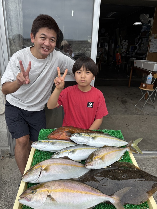 イナダ(ブリ)・カンパチ・ヒラメ