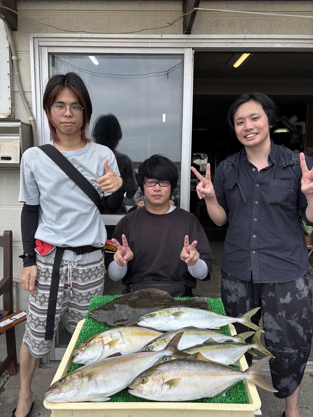 イナダ(ブリ)・カンパチ・ヒラメ