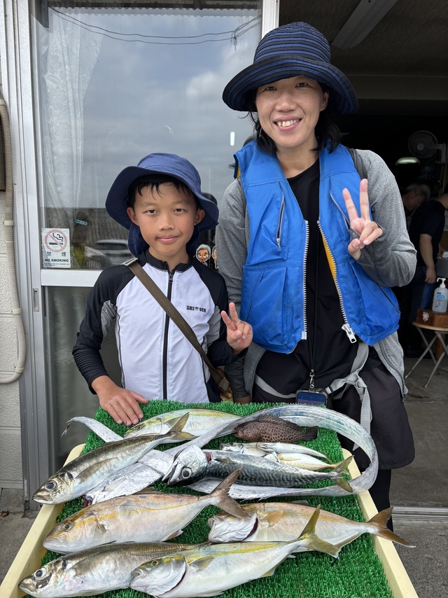 アジ(マアジ)・イナダ(ブリ)