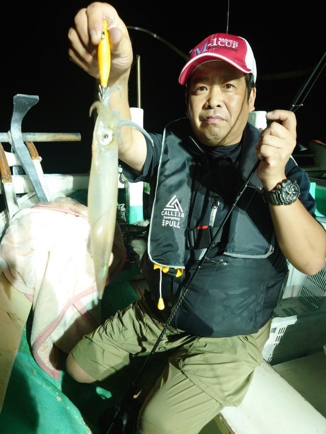 シロイカ(ケンサキイカ)