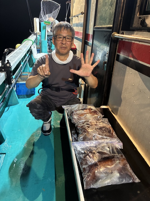 アカイカ(ケンサキイカ)・スルメイカ