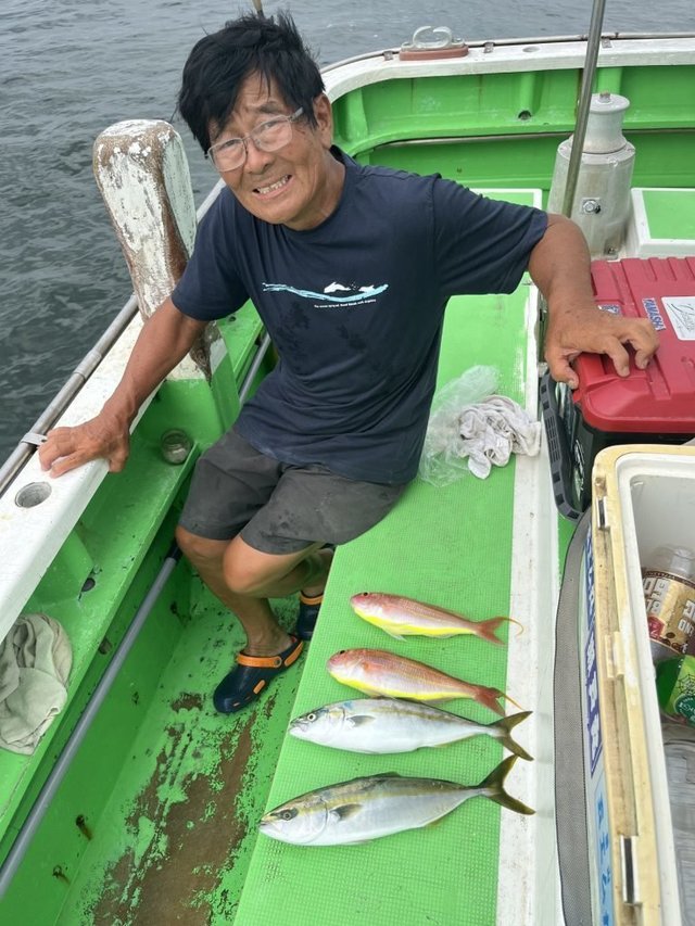 イナダ(ブリ)・イトヨリ(イトヨリダイ)