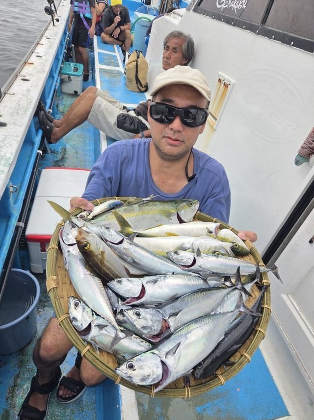 アジ(マアジ)・イナダ(ブリ)・ヒラソウダ・マルソウダ・サバ(ゴマサバ)