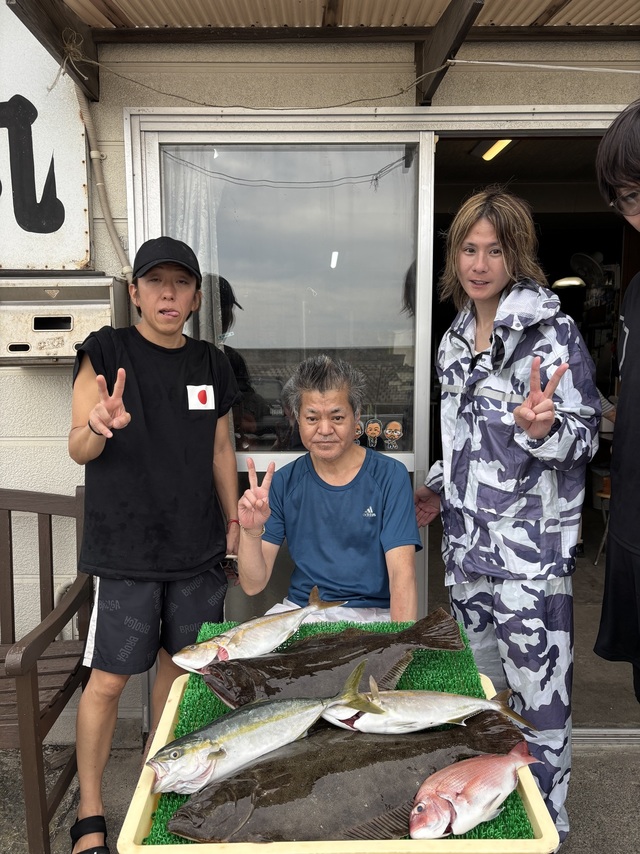 イナダ(ブリ)・カンパチ・ヒラメ