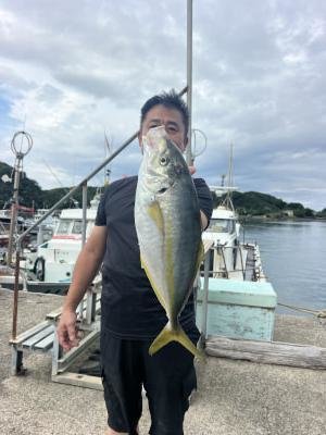 シマアジ