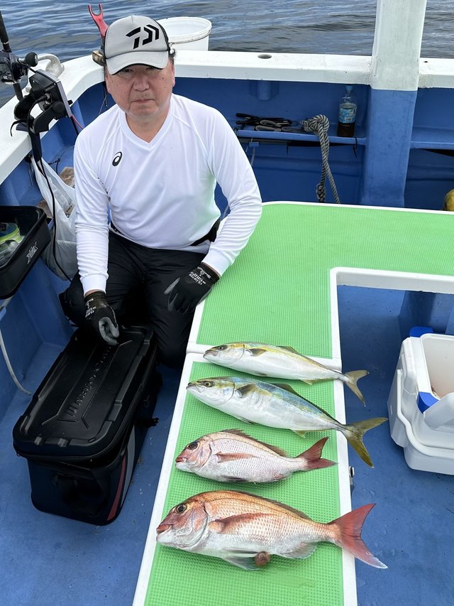 マダイ・イナダ(ブリ)