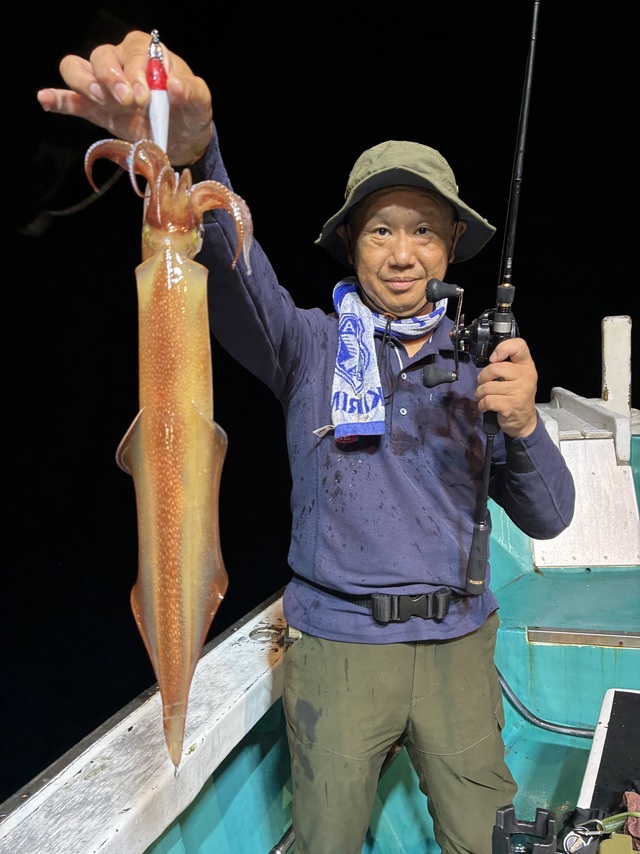 アカイカ(ケンサキイカ)