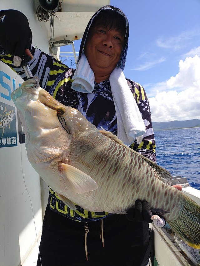 メガネモチノウオ