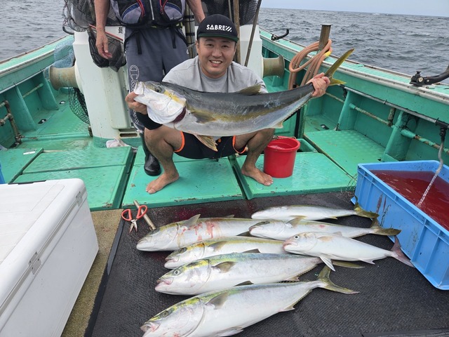 ブリ・ヒラス(ヒラマサ)・カンパチ