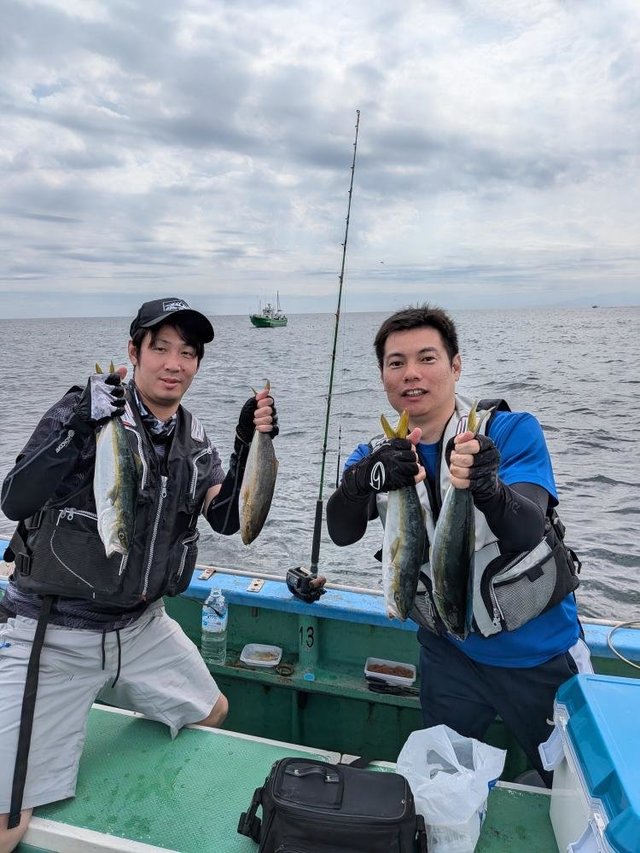 イナダ(ブリ)・カンパチ