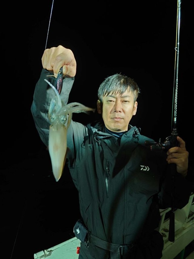 シロイカ(ケンサキイカ)