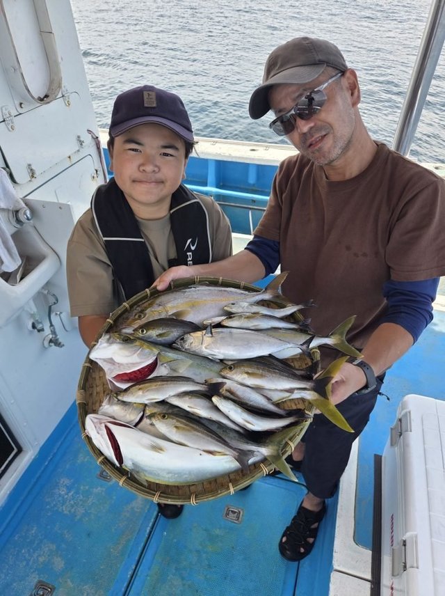 イナダ(ブリ)・イサキ