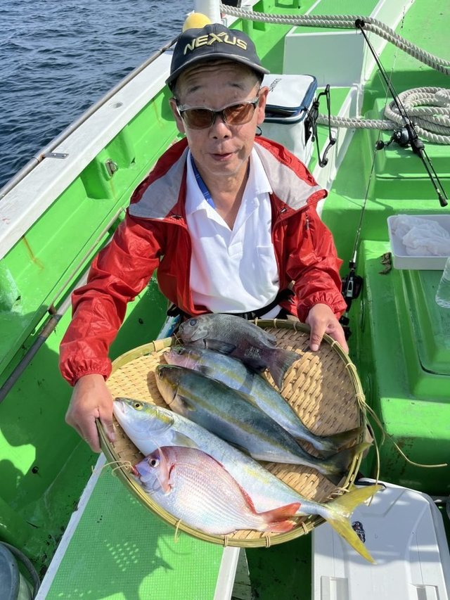 ハナダイ(チダイ)・メジナ・イナダ(ブリ)・カンパチ