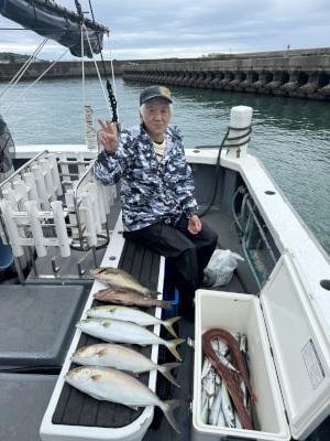 オオモンハタ・アジ(マアジ)・ハマチ(ブリ)・シオ(カンパチ)・アカヤガラ