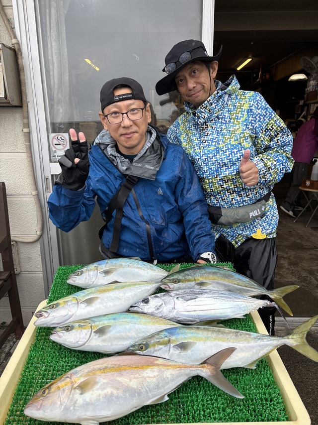 イナダ(ブリ)・カンパチ