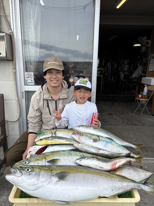 イナダ(ブリ)・ワラサ(ブリ)