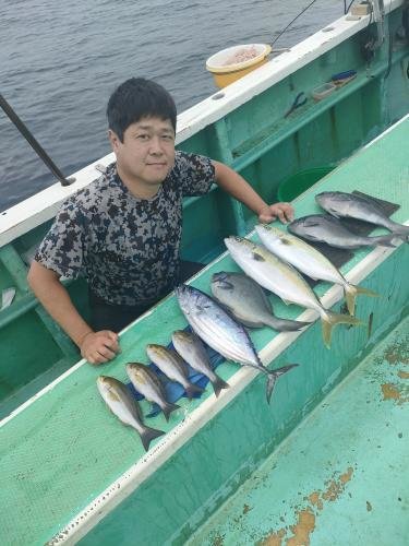 メジナ・イナダ(ブリ)・イサキ・ホンカツオ(カツオ)