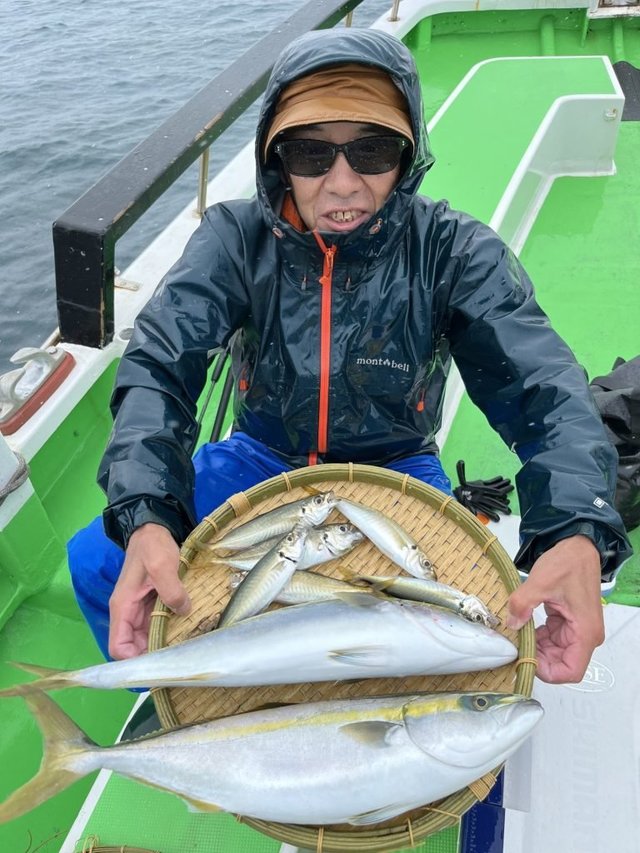 アジ(マアジ)・イナダ(ブリ)