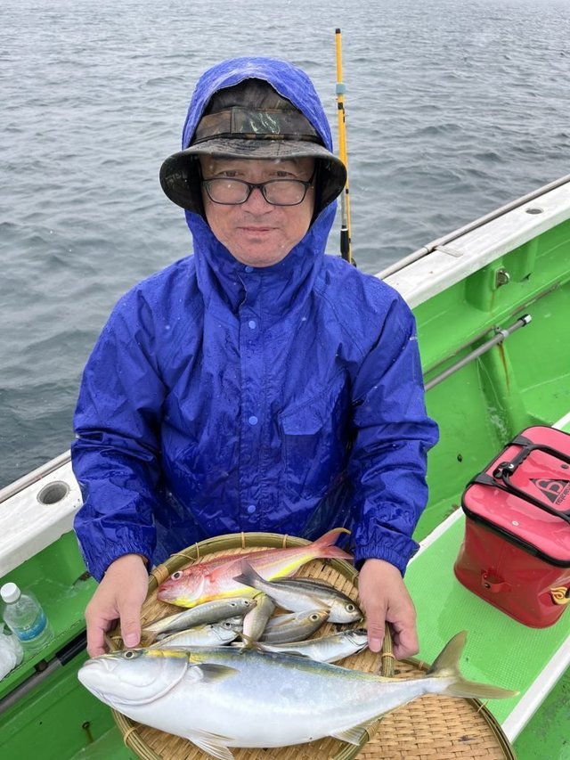 アジ(マアジ)・イナダ(ブリ)