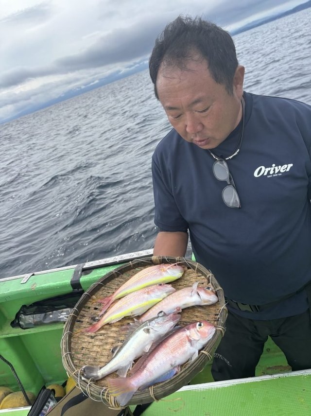 アマダイ(アカアマダイ)・イトヨリ(イトヨリダイ)