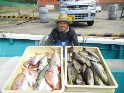 チダイ・ツバス(ブリ)・カンパチ・イサギ(イサキ)