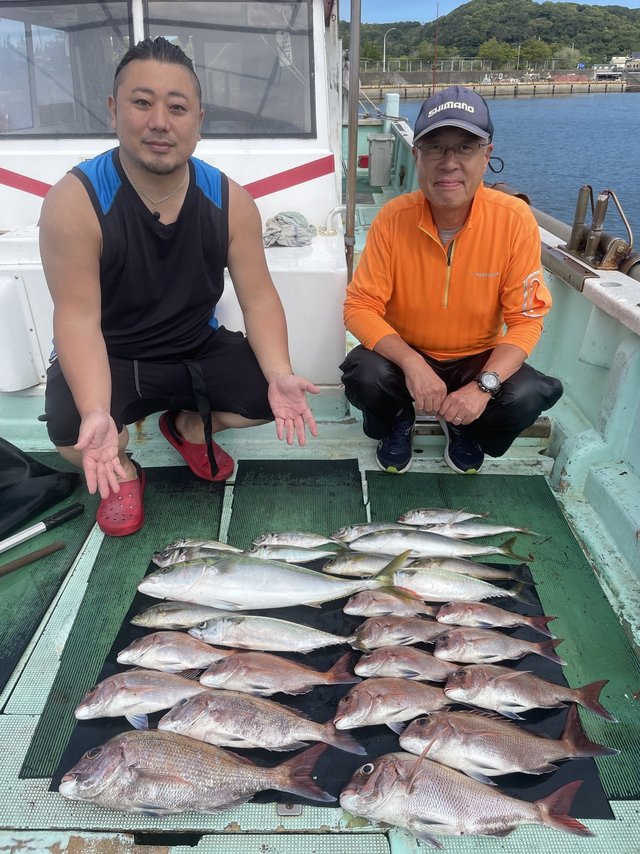 マダイ・ハマチ(ブリ)・メジロ(ブリ)・イサキ・マサバ