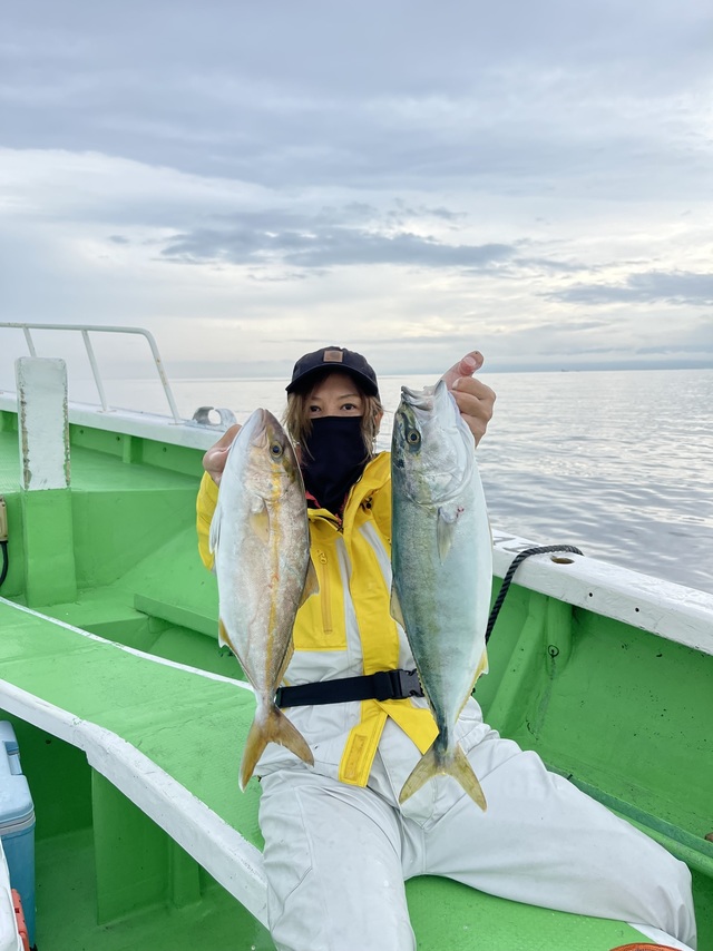 イナダ(ブリ)・ショゴ(カンパチ)