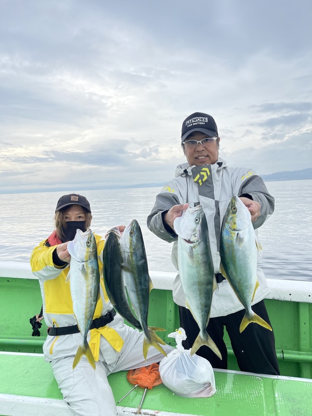 イナダ(ブリ)・ショゴ(カンパチ)