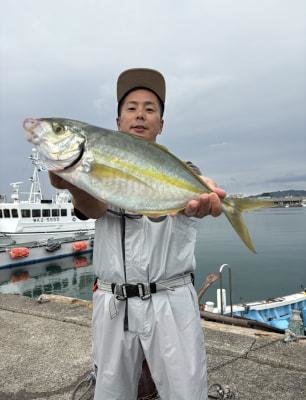 シマアジ