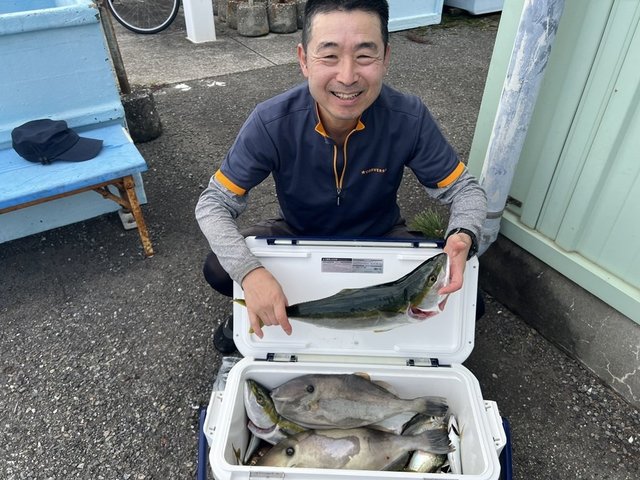 イナダ(ブリ)・ウスバハギ