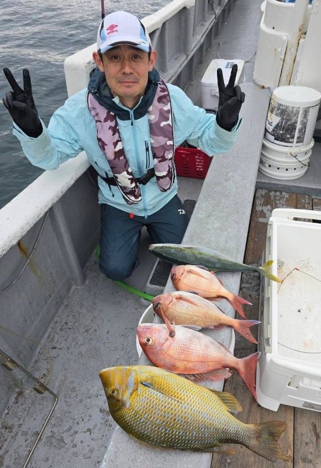 マダイ・イナダ(ブリ)・フエフキダイ・アカヤガラ