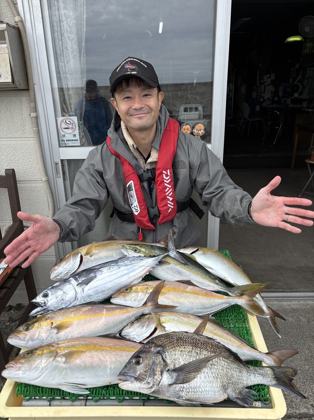 イナダ(ブリ)・カンパチ