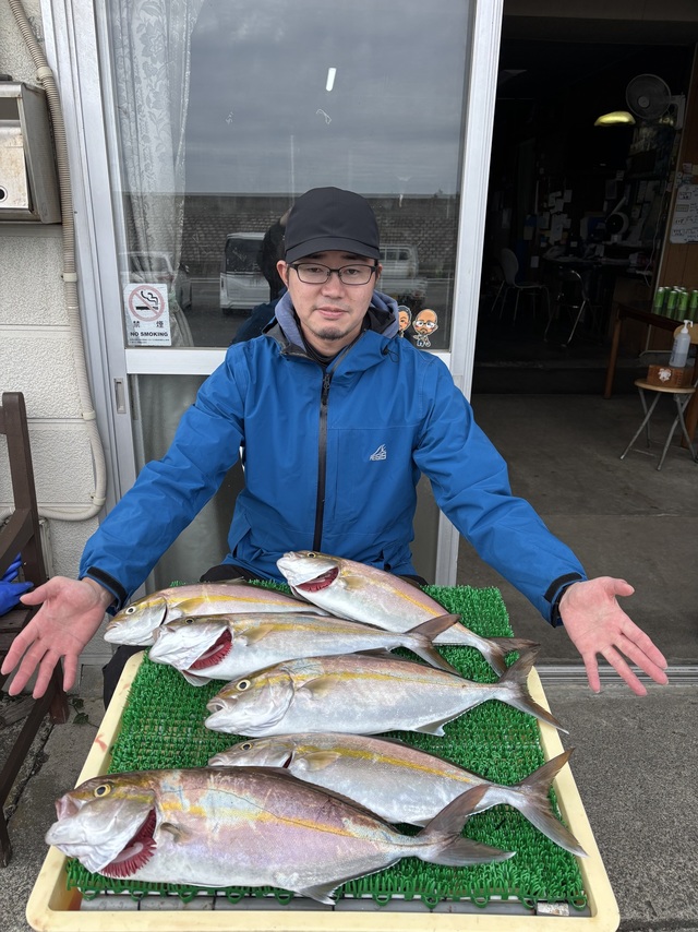 イナダ(ブリ)・カンパチ