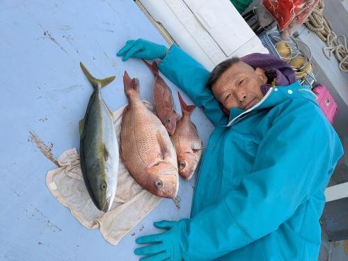 マダイ・イナダ(ブリ)