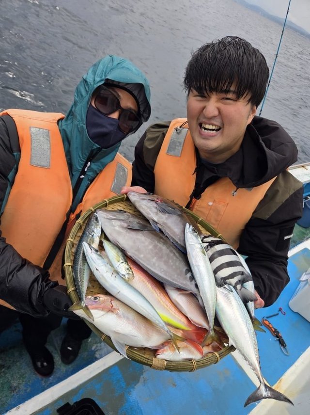 シマダイ(イシダイ)・アジ(マアジ)・イトヨリ(イトヨリダイ)