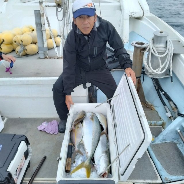 ヤズ(ブリ)・ヒラマサ・ネリゴ(カンパチ)