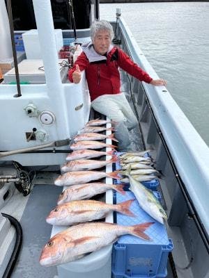 マダイ・ハマチ(ブリ)・イサキ