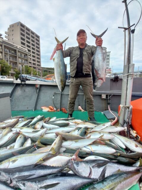 カンパチ・コシナガ