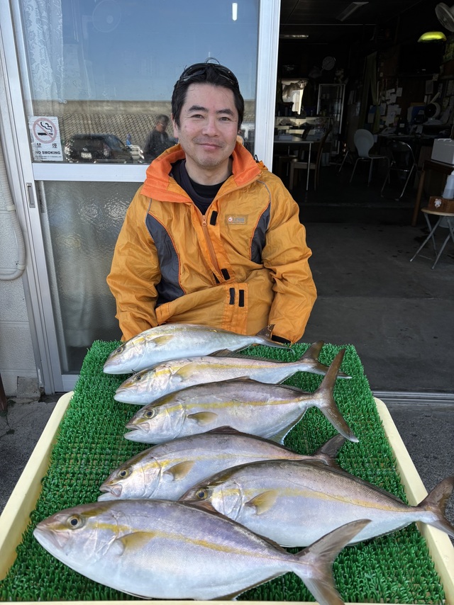 イナダ(ブリ)・カンパチ