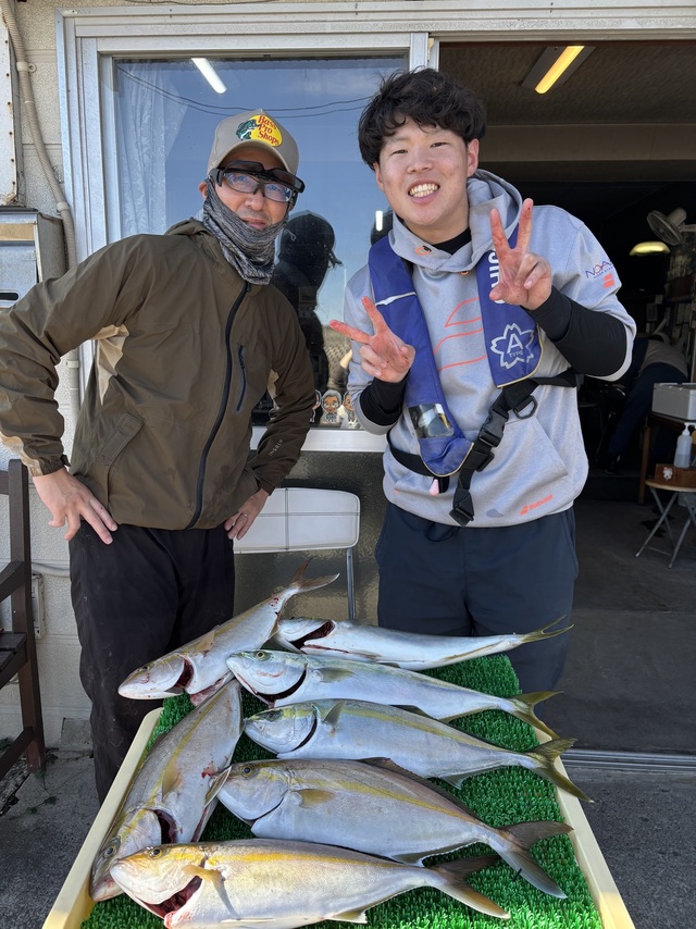 イナダ(ブリ)・カンパチ