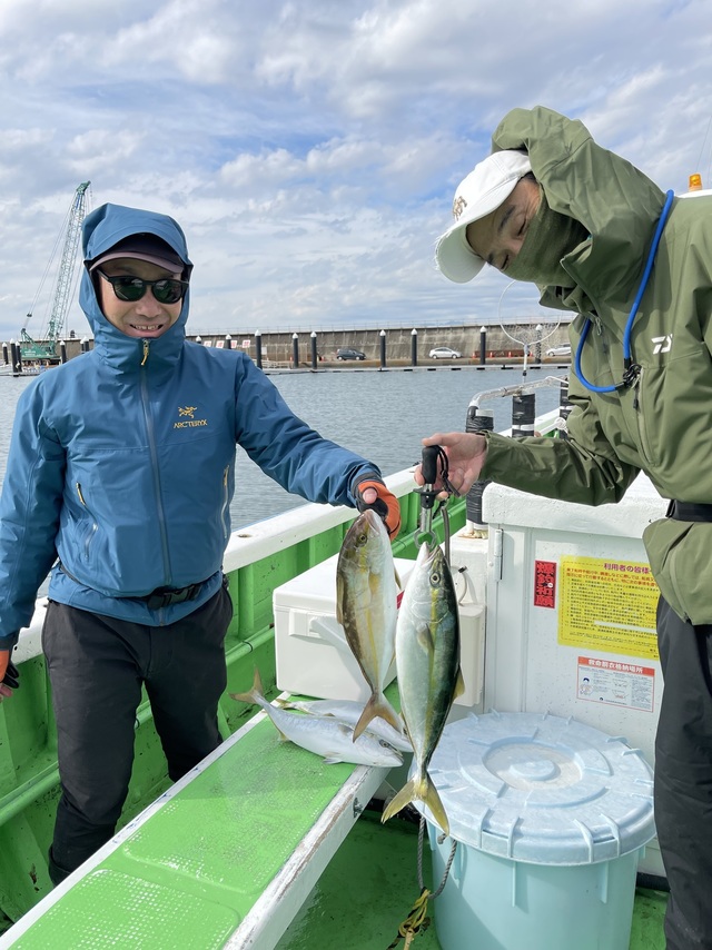 イナダ(ブリ)・ショゴ(カンパチ)