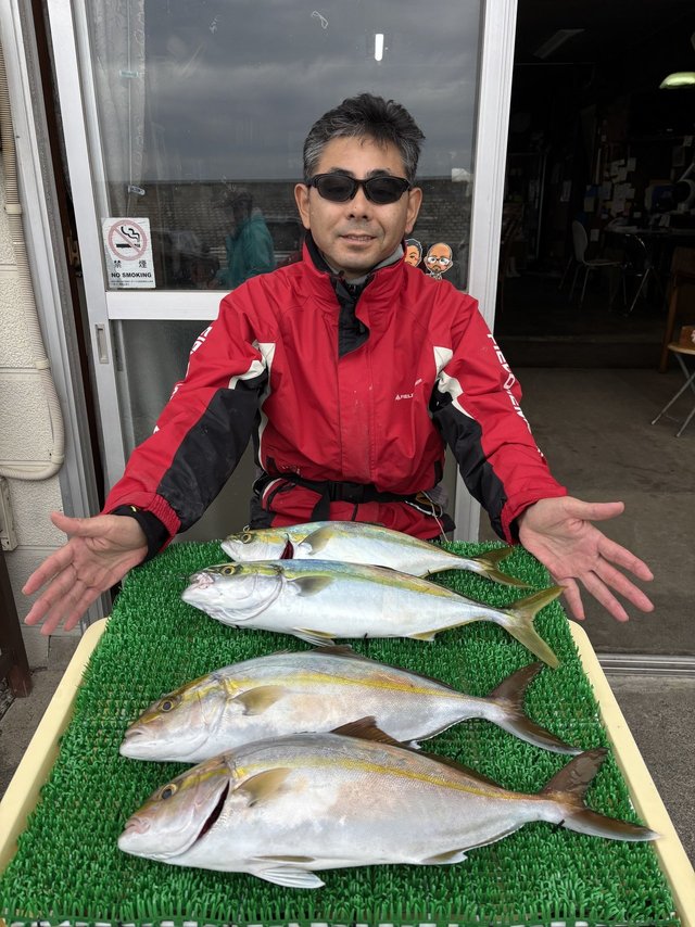 イナダ(ブリ)・カンパチ