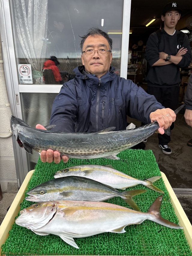 イナダ(ブリ)・カンパチ・サワラ